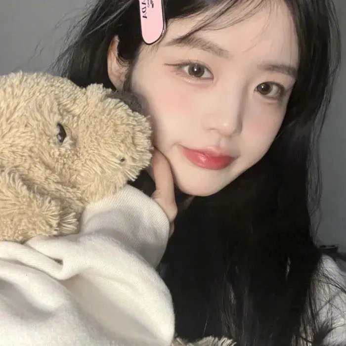 泡沫欢腾的香槟美酒