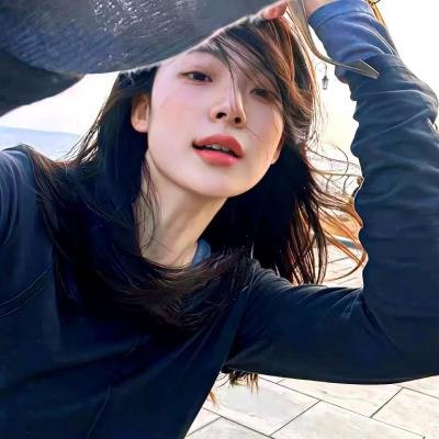 镜花不比人间月