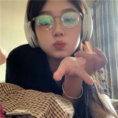 俯仰人间八年春